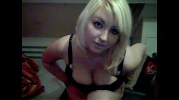 Rubia De Pechos Naturales Se Desnuda Y Se Masturba XVIDEOS