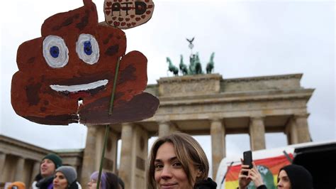 Tausende Demonstrieren Gegen Afd Und Rechtsextremismus