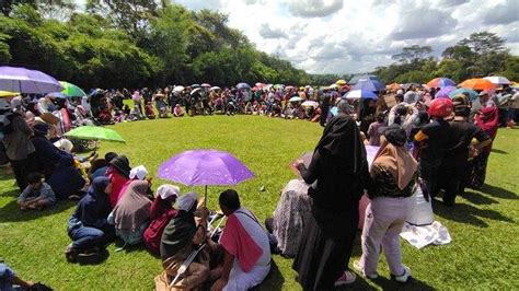 Datang Dari Palembang Yanto Hanya Ingin Buah Hatinya Bisa Berbicara