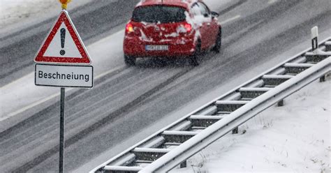 Schnee und Frost in NRW Glätte sorgt für mehrere Unfälle