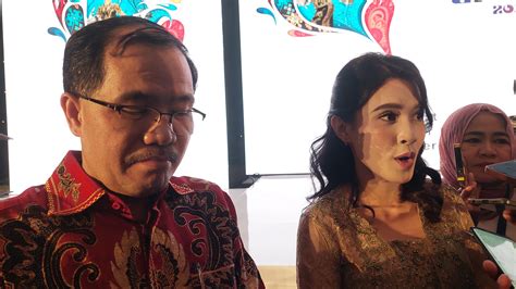 Nusantara Award Direktur Otoli Zebua Ajak Generasi Muda