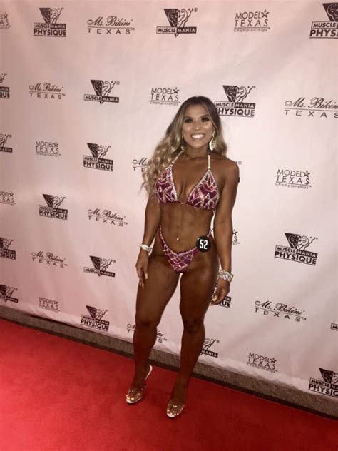 Hot Sexy Stephanie Nguyen Bikini Pics