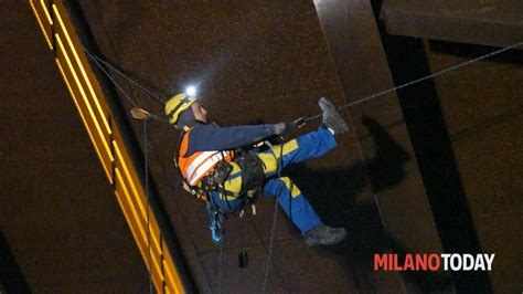 Milano Uomini Ragno Al Lavoro Sulla Teem