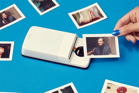 Polaroid Insta Share Printer Turns Moto Z2 Into An Instant Camera