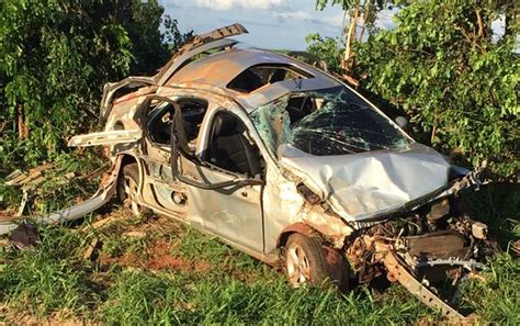 Carro 761 Kg De Droga Capota Motorista Morre E Passageiro Fica