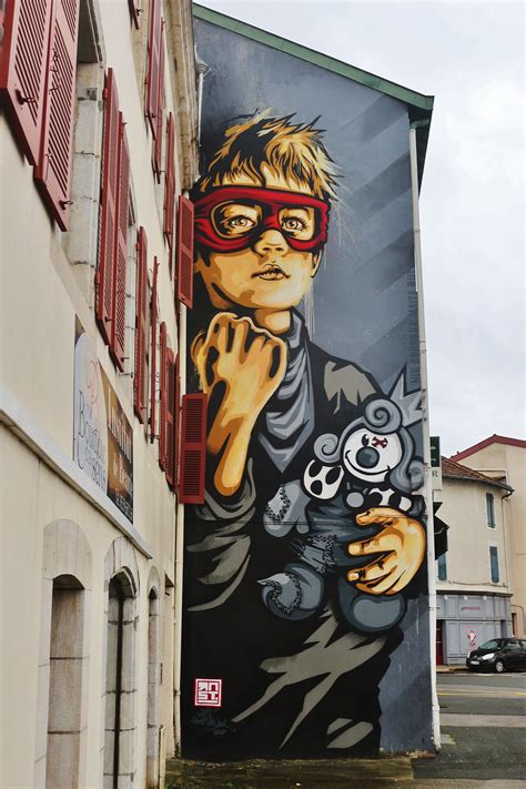 Street Art by Street Artist RNST in Bayonne, France | STREET ART UTOPIA