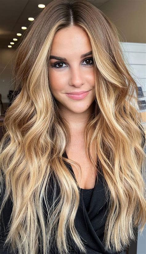 49 Autumn 2022 Hair Colour Trends Dark Hair With Blonde Highlights