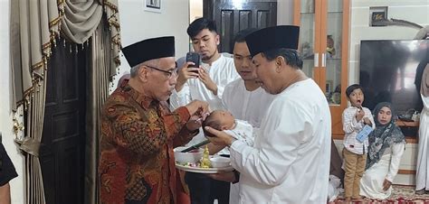 Kebahagaiaan Awal Tahun Sekda Kukar H Sunggono Gelar Tasmiyah Cucu Ke