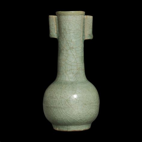 A Longquan Guan Type Celadon Arrow Vase Southern Song Yuan Dynasty