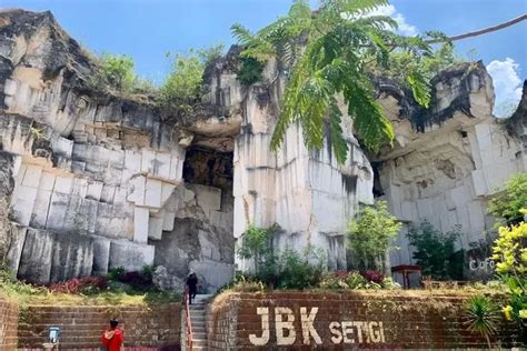 Tempat Wisata Di Gresik Yang Memiliki Pesona Alam Dan Budaya