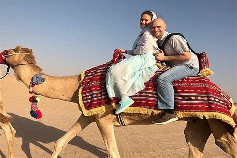 Dubaï Desert Safari Dune Bashing avec balade à dos de chameau et