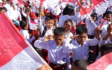 Gerakan 10 Juta Bendera Merah Putih Meriahkan HUT Ke 78 RI