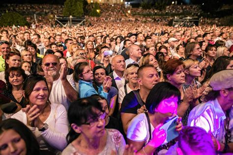 Huczne Urodziny Lublina Gigantyczny Tort I Wielki Koncert Na Placu