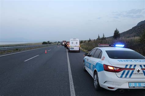 Denizli De Tir Ile Yolcu Otob S Kafa Kafaya Arp T L Ler Ve