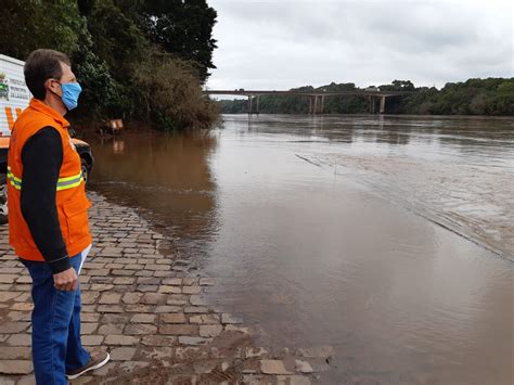 risco de enchente Defesa Civil monitora nível do rio Taquari