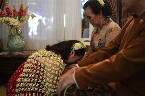 dilakukan jelang pernikahan   makna upacara sirama