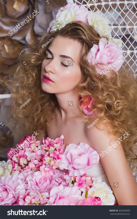 Fashion Beauty Model Girl Flowers Hair Stock Photo 563392609 Shutterstock