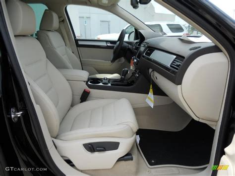 Cornsilk Beige Interior 2011 Volkswagen Touareg TDI Sport 4XMotion