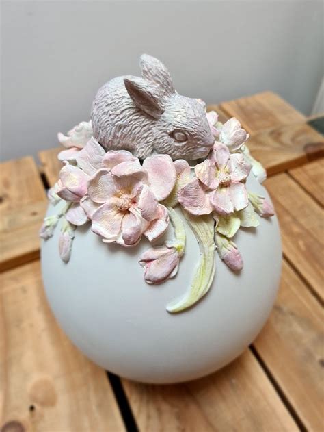 Pin By Renee Behrens On Easter Easter Egg Crafts Easter Egg Art