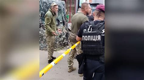 Ucrainenii Protesteaz La Un Centru De Recrutare Pe Fondul Tensiunilor