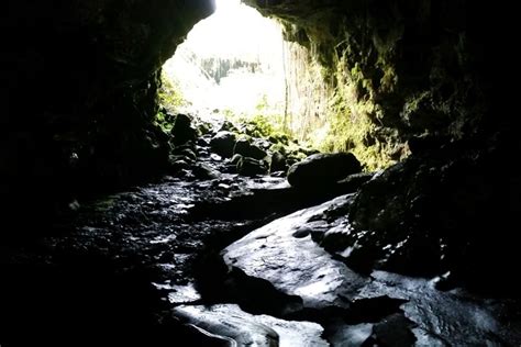 Kaumana Caves for lava tube cave hike in Hawaii on the Big Island! 🌋 ...