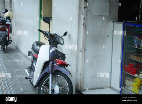 Amateur Asian Hi Res Stock Photography And Images Alamy