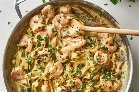 Fettuccine de Camarão Delicie se seu sabor Irresistível Mistura