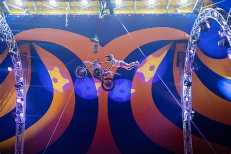 Gravity Circus Equilibrium Date E Biglietti Teatro It