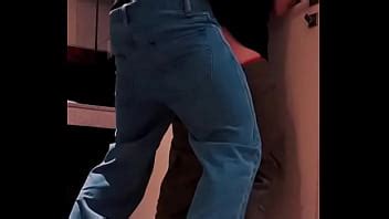 Der neue Nachbar im Gebäude klopft an meine Tür und sehen Sie was passiert XVIDEOS