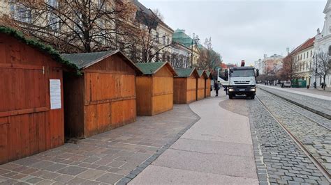 Pr Pravy Na Viano N Trhy Vrcholia Na Hlavnej Ulici Pribudli St Nky