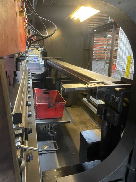 143 Ton X 10 Amada HDS 1303NT CNC Press Brake 2009 5 Axis BG Lots