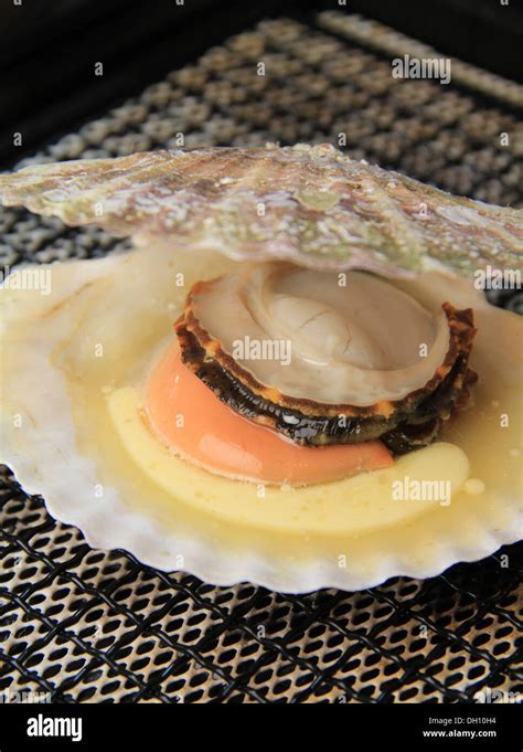 Scallop Open Hi Res Stock Photography And Images Alamy