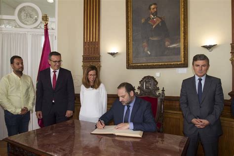 Fotos El Ministro Fija Como L Mite Para El Inicio De Las Obras