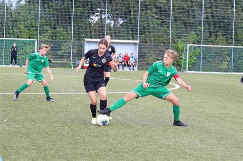 Zweiter Sieg und Tabellenführung für die U15 - Eintracht Frankfurt Frauen