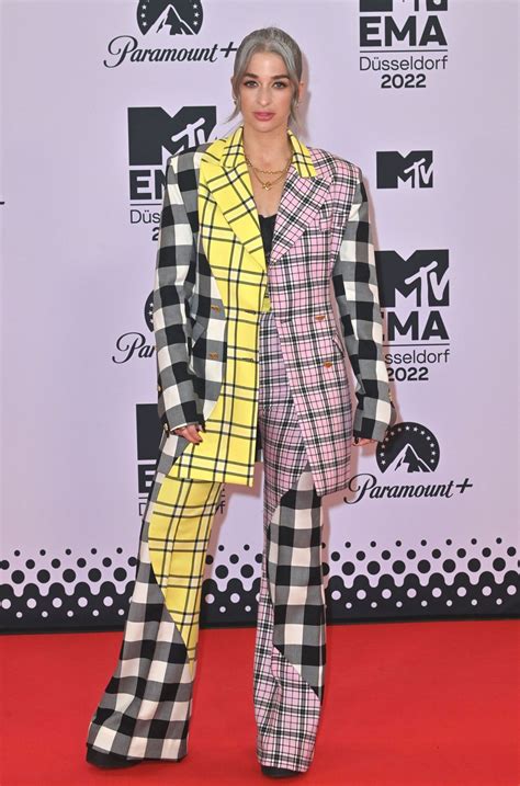 Harriet Rose Mtv Europe Music Awards Celebmafia