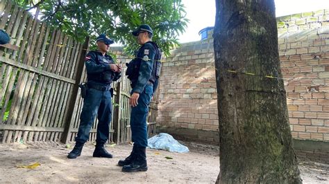 Jovem é encontrada morta golpes de arma branca no bairro Vitória