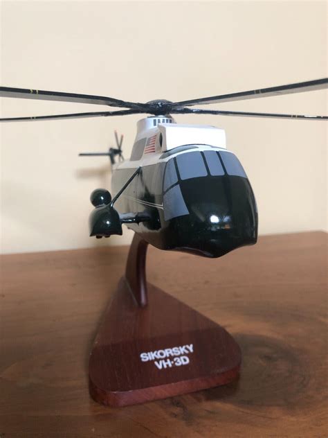 Sikorsky VH 3D Sea King Marine One Presidential Helicopter Desk Model