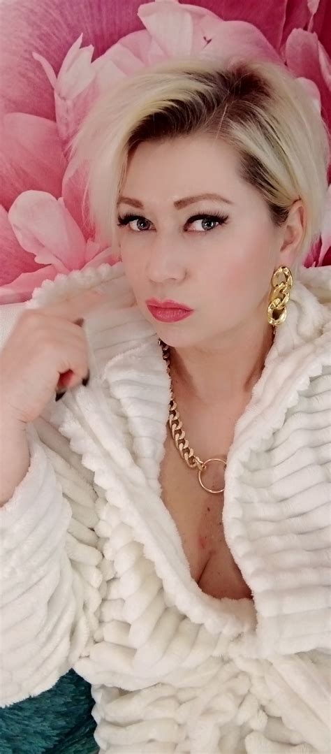 Charming Mature Slut With A Mysterious Look Naked Cunt 18 Pics XHamster