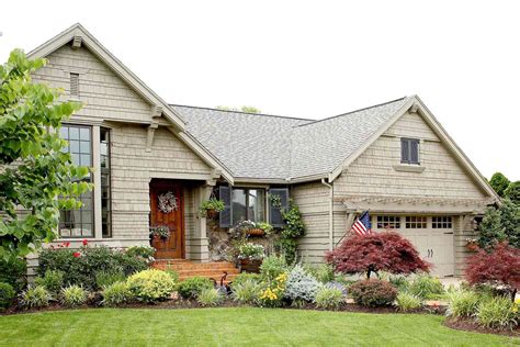 8 Landscaping Ideas For Maximizing Your Curb Appeal