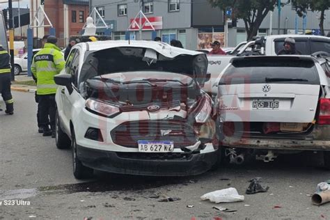 Accidente De Tránsito Dos Personas Resultaron Heridas Fm Fuego