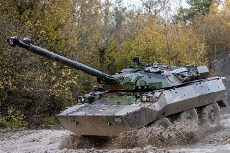 Guerre en Ukraine c est quoi l AMX 10 RC ce char léger que la France