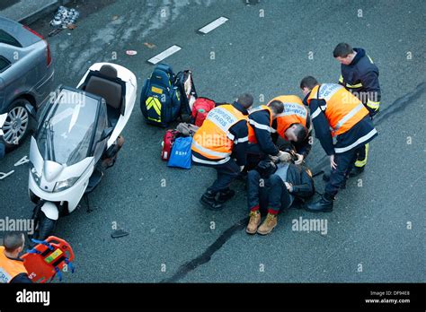 Road Accident Hi Res Stock Photography And Images Alamy