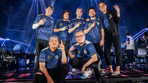 Siapa Pelatih Wanita Yang Bawa Evil Geniuses Juara Valorant Champions