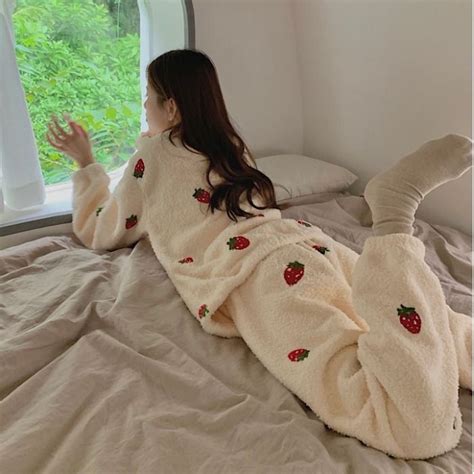 2022 Novo Estilo Coral De Lã Pijama Mulheres Outono Inverno Bonito