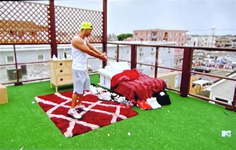 I don’t blame Mikes reaction for this prank : r/jerseyshore