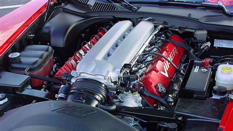 10 Classic Cars That Were Defined By Their Big-Block Engines