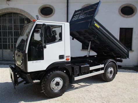 BUCHER BU 200 BSI 65 Ql Ribaltabile 4x4 Patente B Usata