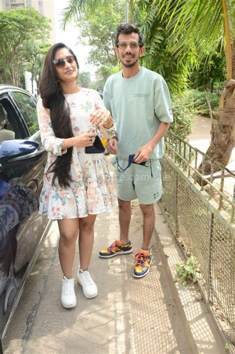 Yuzvendra Chahal And Wife Dhanashree Snapped Together - Paparazzi Pics