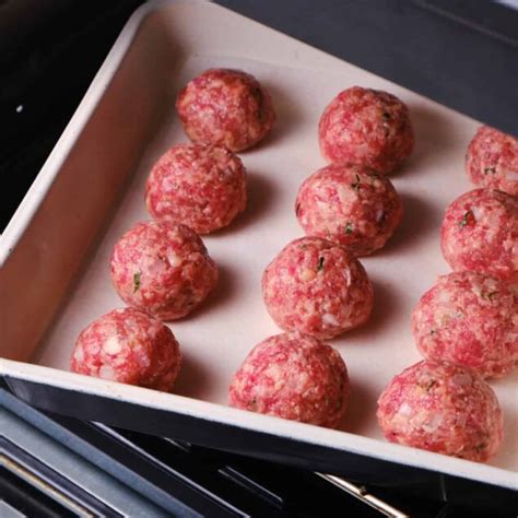 how long to put meatballs in oven