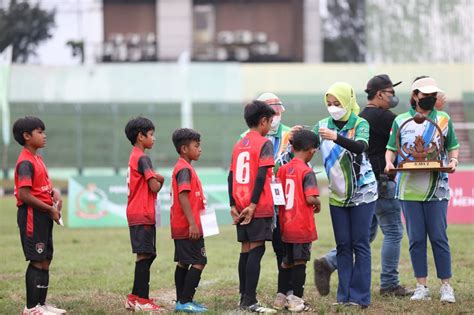 Atalia Hadiri Penutupan Turnamen Sepak Bola U 10